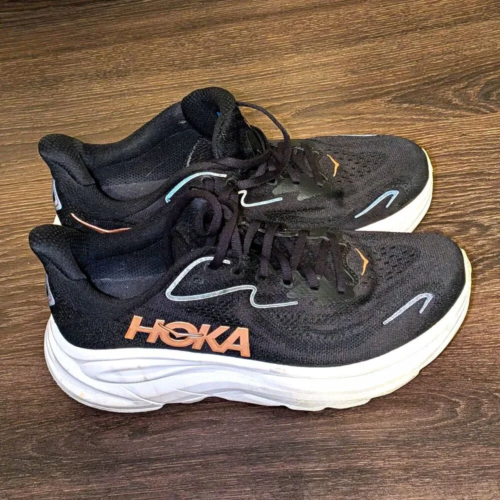 HOKA Clifton 10 Women's Running Shoe/Black & White w/Rose Gold Lettering/Size 9B